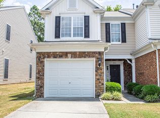 8312 Pilots View Dr, Raleigh, NC 27617