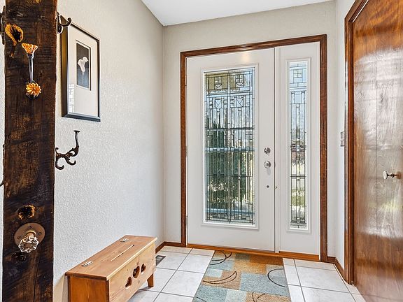 3rd image of 3098 Foothill Ct