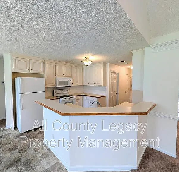 1491 Elena Dr — Photo 3