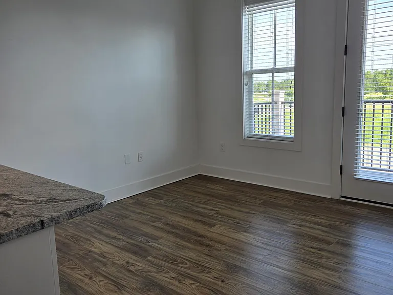 MV Flats @ Riverlights — Photo 11