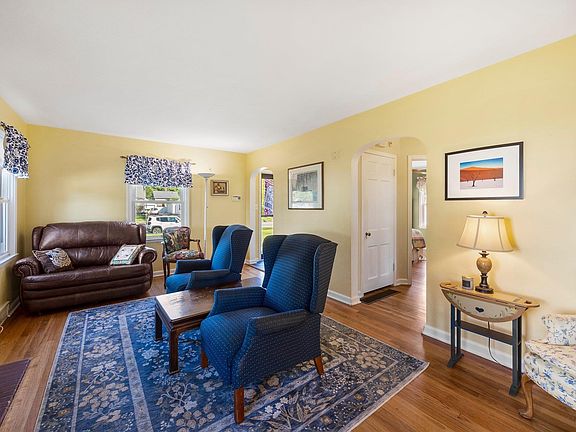 4th image of 1510 McKinley Ave