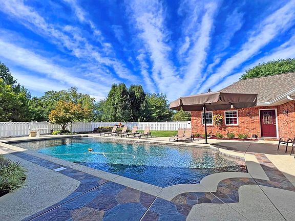 3rd image of 13008 Saller Dr