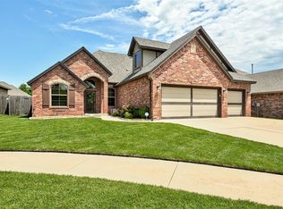 9117 NW 82nd St, Yukon, OK 73099