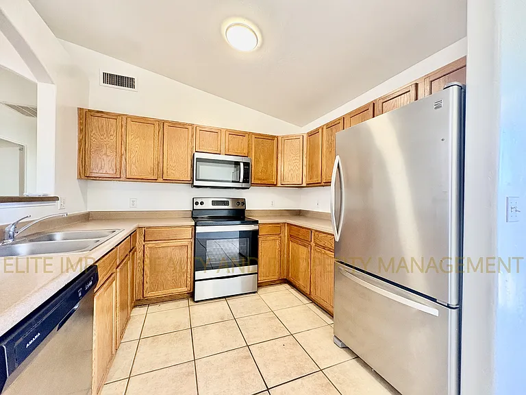 3422 N Fontana Ave #1 — Photo 5