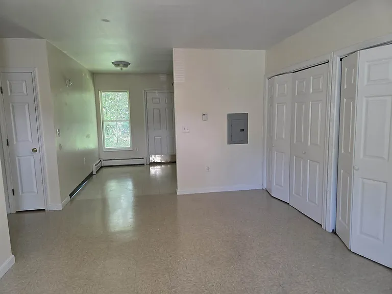 18 Main St #10 — Photo 5