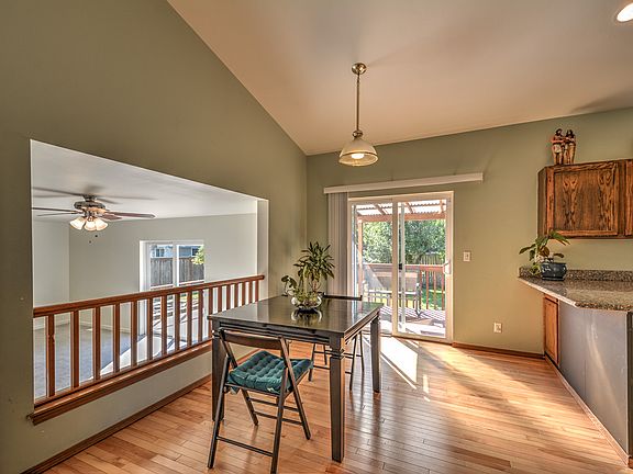 5th image of 4915 Vista Pl
