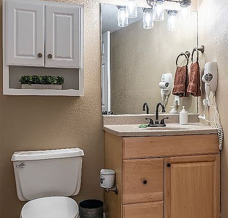 2nd image of 306 Baskins Creek Rd #102