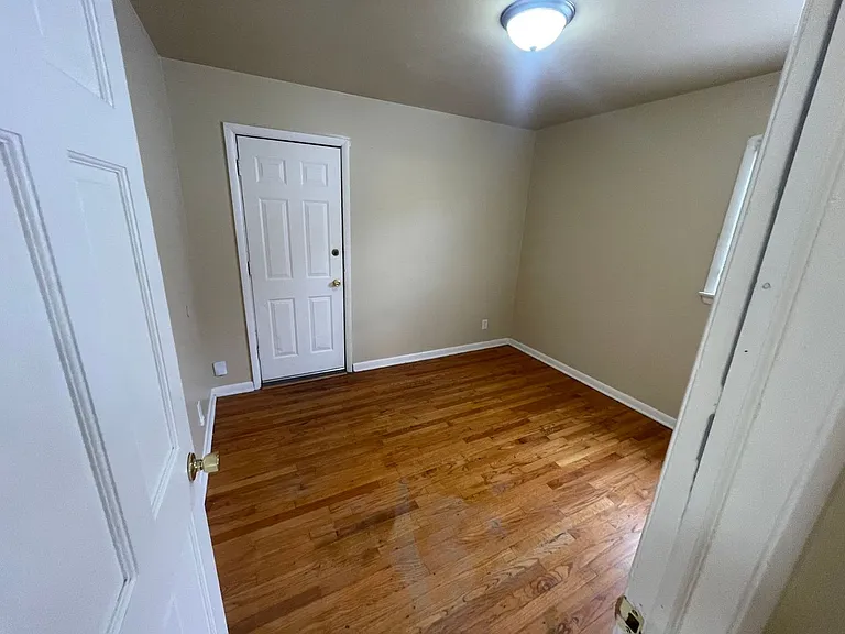 6221-6223 W Thurston Ave. (Duplex) — Photo 6