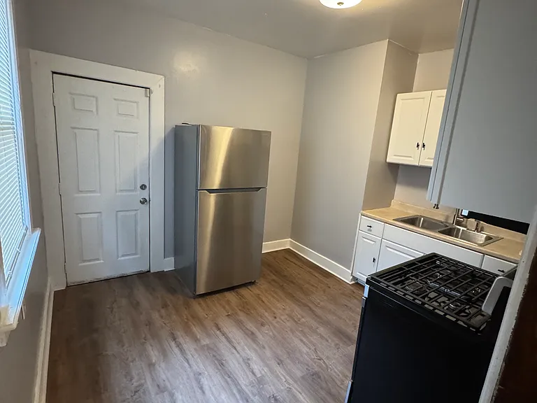 295 Marston St — Photo 3