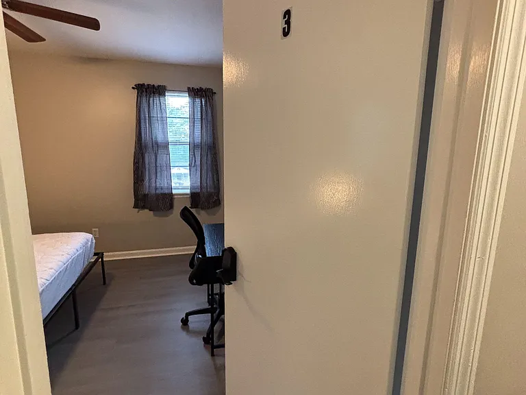 Shannon Ct — Photo 1