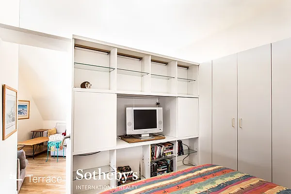 Sold by Terrace Sotheby's International Realty | media 18