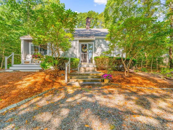 35 Waterway, Mashpee, MA 02649