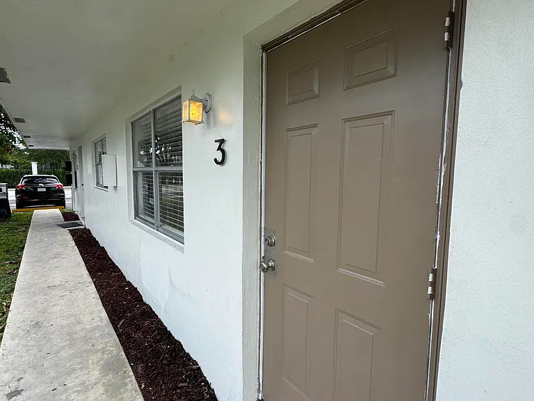 1795 NW 55th Ave #3 — Photo 2