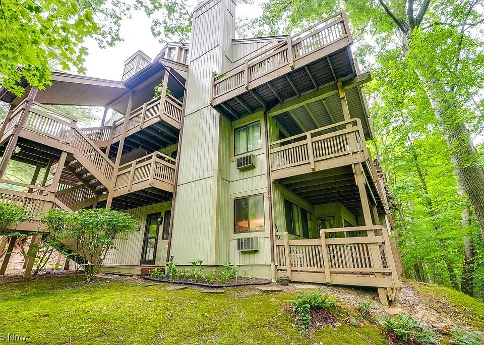 1st image of 544 Meredith Ln