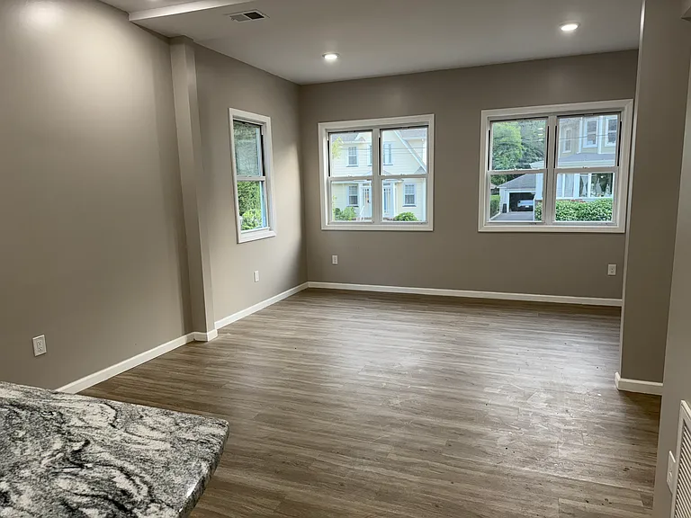 71 E Van Ness Ave #1 — Photo 4