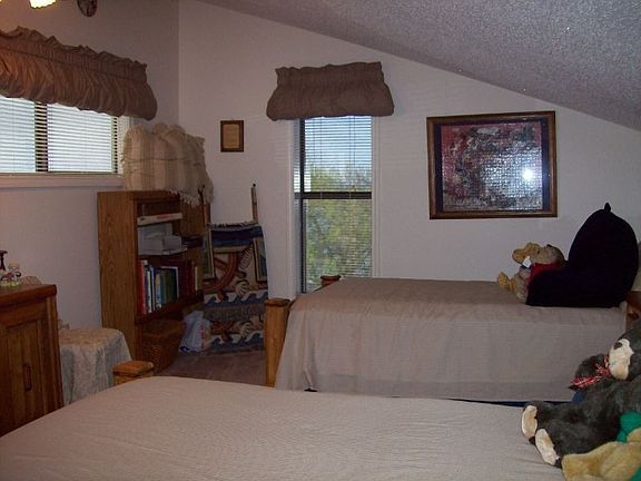 4th image of 328 Lakewood Dr