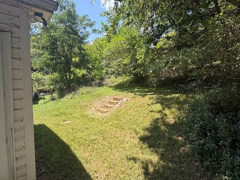 202 Motley Ave — Photo 10