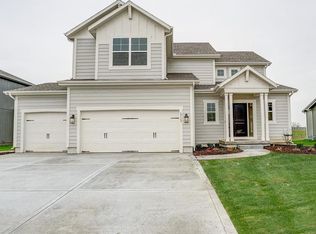 1712 SW Merryman Dr, Lees Summit, MO 64082