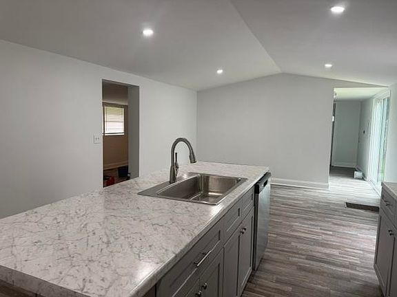 4th image of 153 Crystal Ln