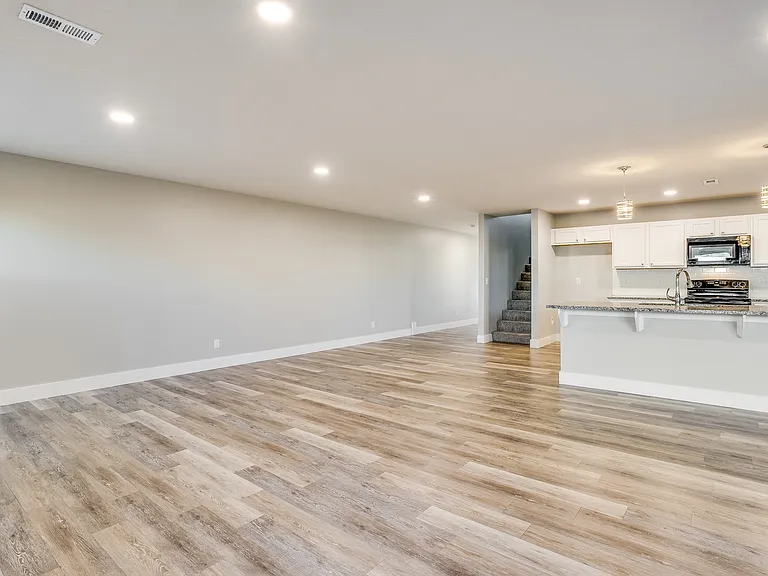 8819 W Haylee St — Photo 4