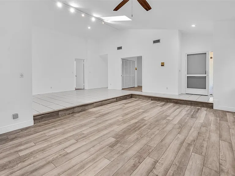7755 Kenway Pl E — Photo 2
