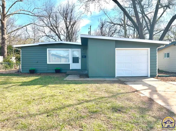 5443 SW 17th St, Topeka, KS 66604