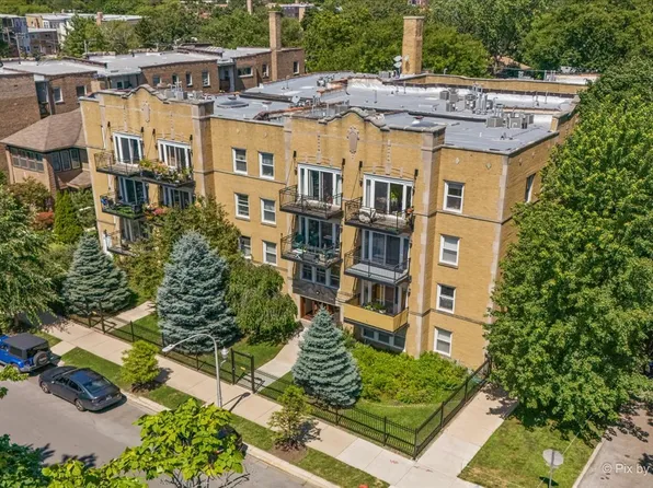 2006 W Greenleaf Ave #2, Chicago, IL 60645