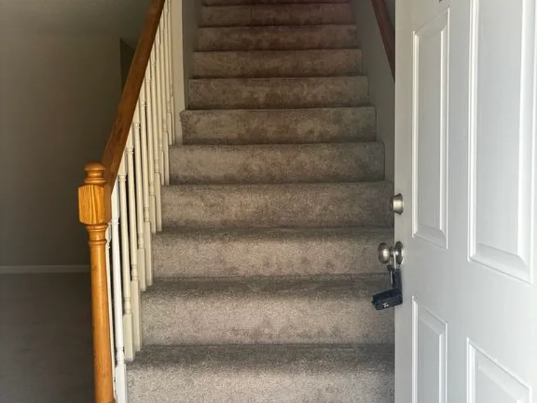 102 Maple Grove Ct — Photo 2