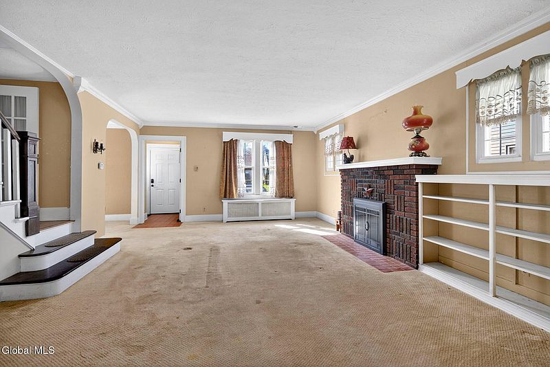 2nd image of 1125 Mc Clellan Street
