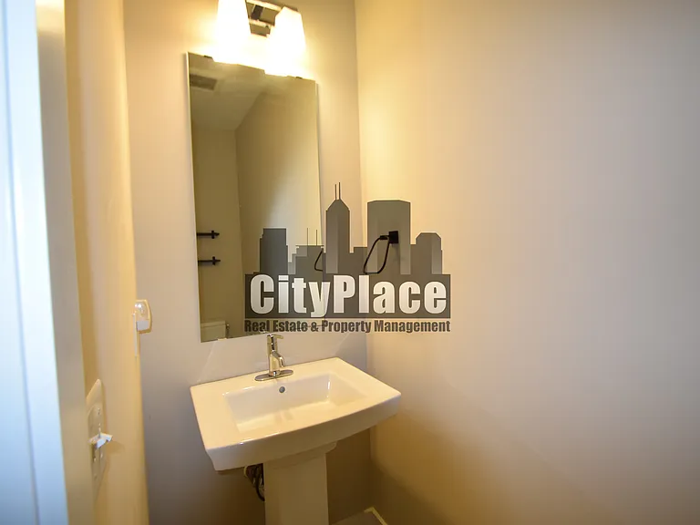 1223 E New York St — Photo 14