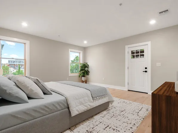 211 Summit Avenue image 9 of 16