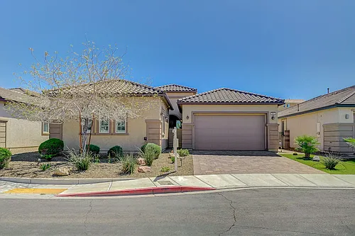 933 Everest Peak Ave Photo 1