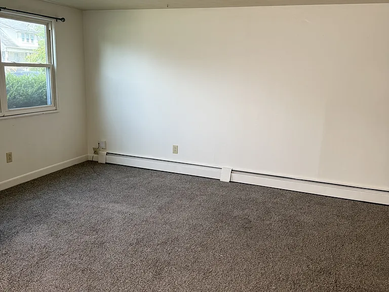 155 Westminster Ave — Photo 6
