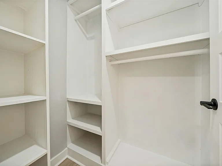 2804 Breeze Ter — Photo 18