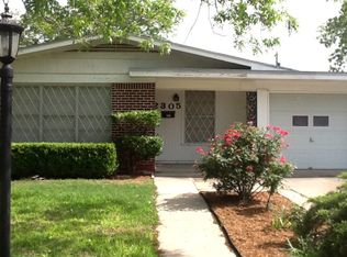 2305 E Walnut Ave, Victoria, TX 77901