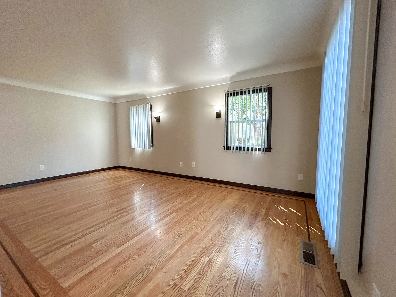 2 bed, 728 sqft, $1,495 — Photo 4