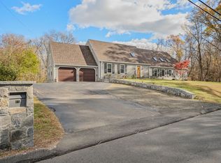 15 Briarwood Dr, Guilford, CT 06437