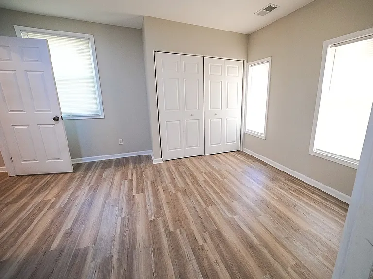 366 Wimpole Dr — Photo 12