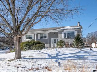 3 Little Ln, Loudonville, NY 12211