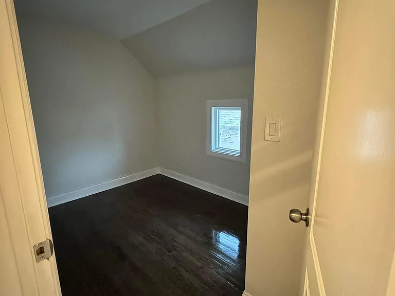 1212 Lombard Ave #2 — Photo 4