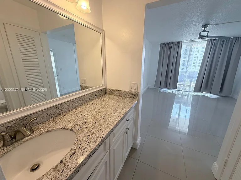1825 S Ocean Dr #611 — Photo 11