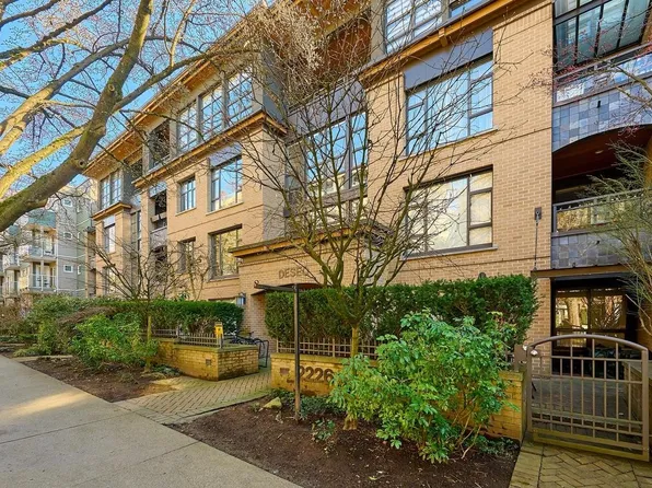 2226 W 12th Ave #105, Vancouver, BC V6K 2N5