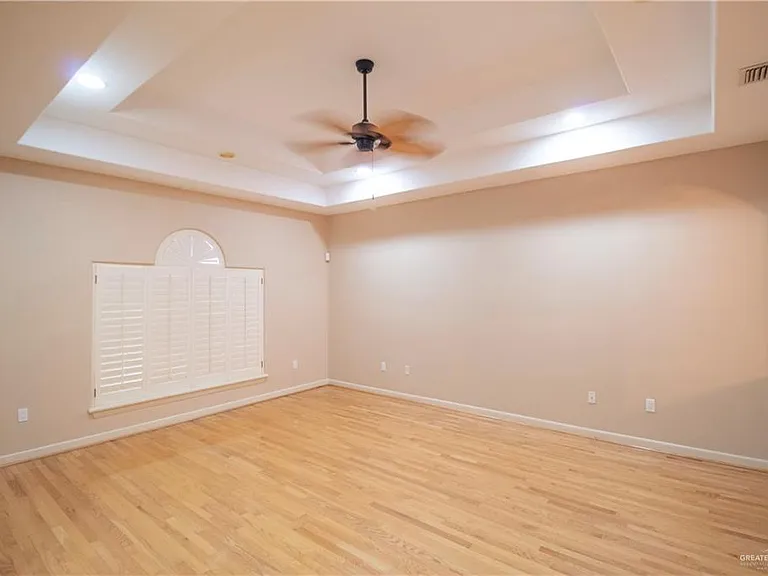 113 E Yucca Ave — Photo 3