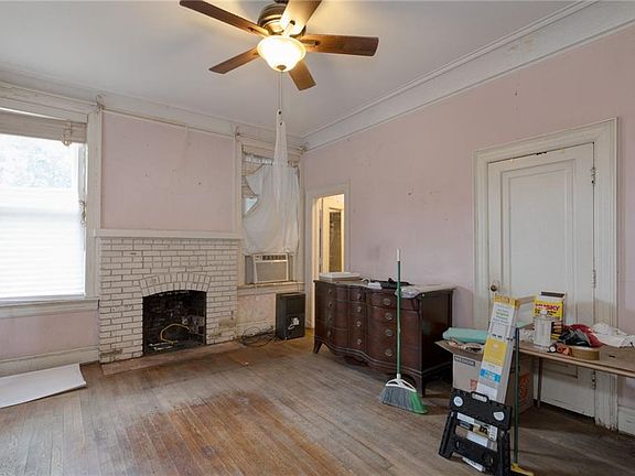5th image of 2901 Summerville Rd