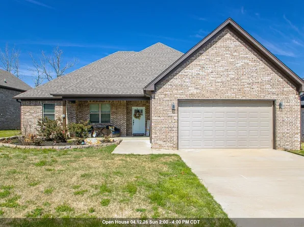 2013 Tapped Maple Dr, North Little Rock, AR 72120
