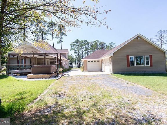 5th image of 3313 Belfiore Rd