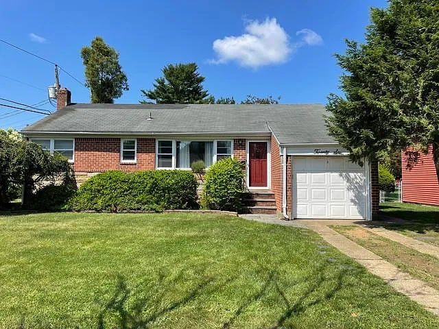 26 Clarissa Dr