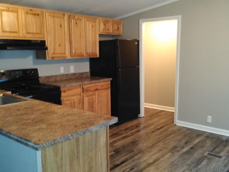 2nd image of 151 Pine St