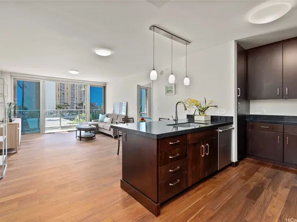 1189 Waimanu St APT 704, Honolulu, HI 96814