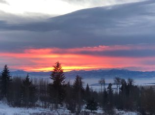 16 Nealey Rd, Oroville, WA 98844